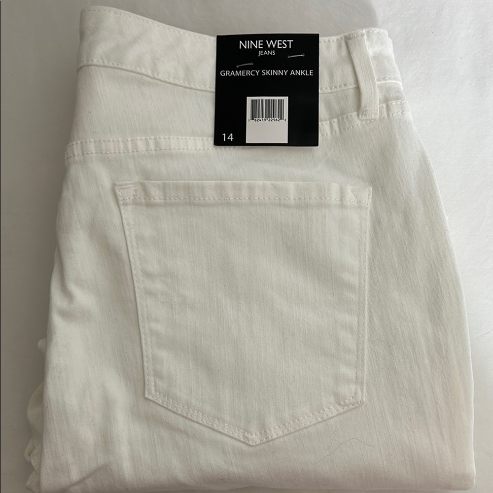 Nine West White Jeans Classic Design Women’s Size 14 Frayed Hem Pants